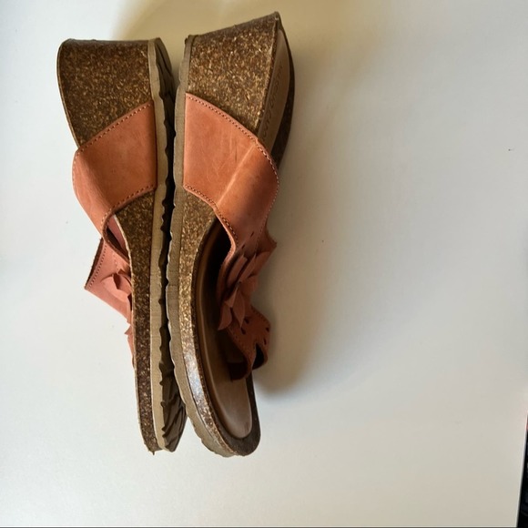 Massino Caponi Slip on wedge sandal with flower detail 7.5 - Picture 7 of 13